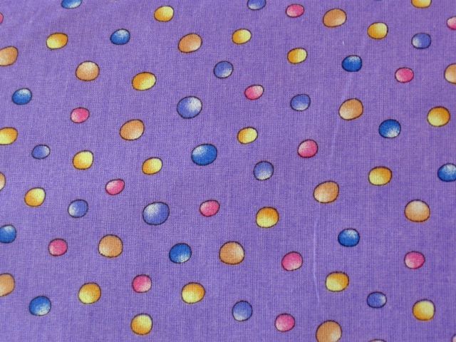Baumwolle - blaue u. gelbe Punkte auf lila Baumwolle - blaue u. gelbe Punkte auf lila